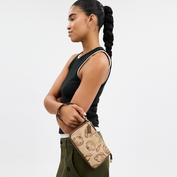 Nolita 19 In Signature Canvas With Shell Print - Picture 2 of 5